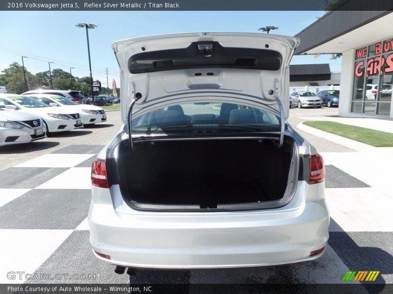 Reflex Silver Metallic / Titan Black 2016 Volkswagen Jetta S