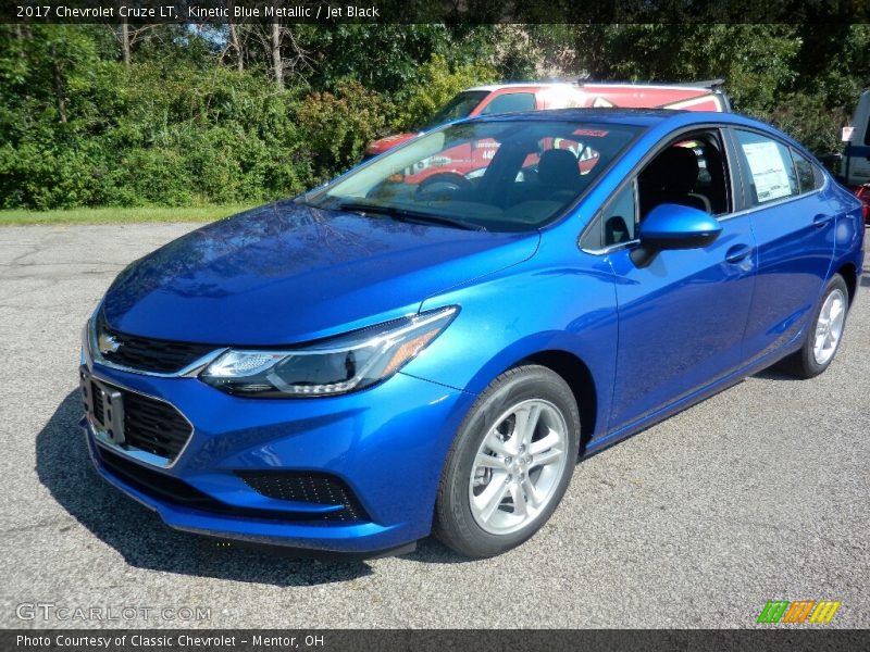Kinetic Blue Metallic / Jet Black 2017 Chevrolet Cruze LT