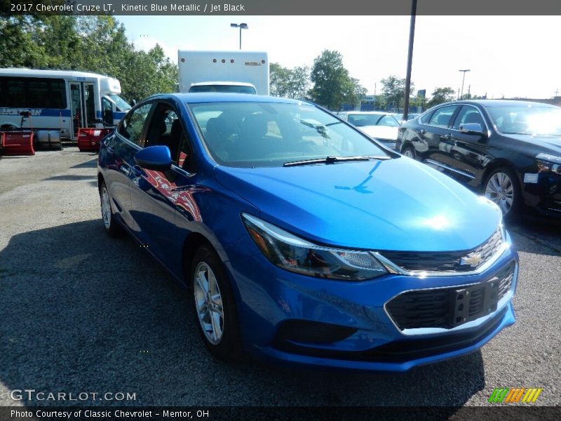 Kinetic Blue Metallic / Jet Black 2017 Chevrolet Cruze LT