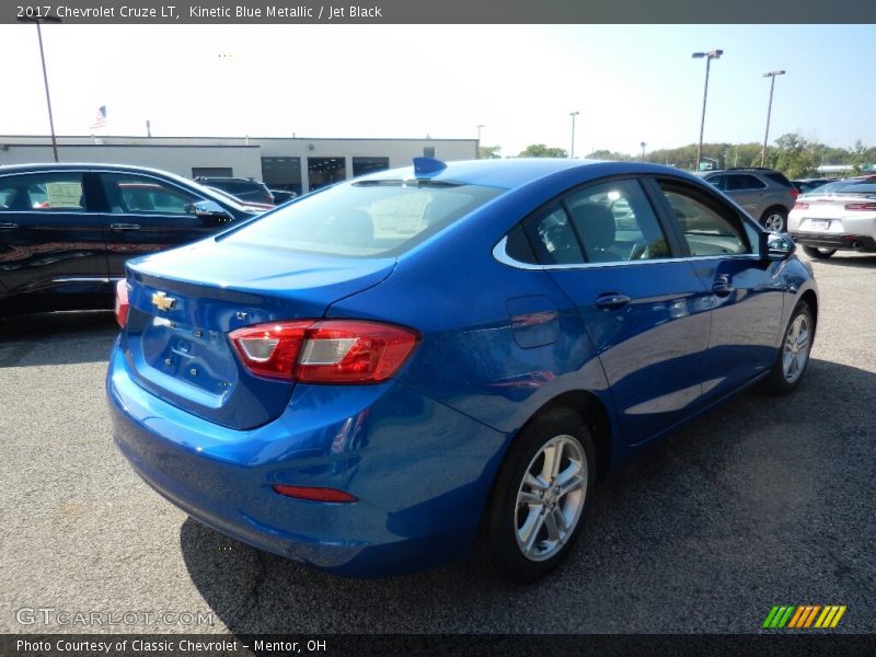 Kinetic Blue Metallic / Jet Black 2017 Chevrolet Cruze LT