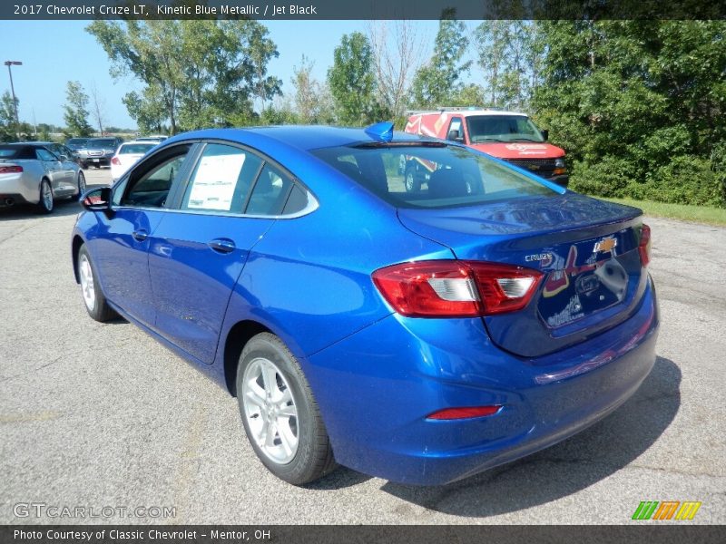 Kinetic Blue Metallic / Jet Black 2017 Chevrolet Cruze LT