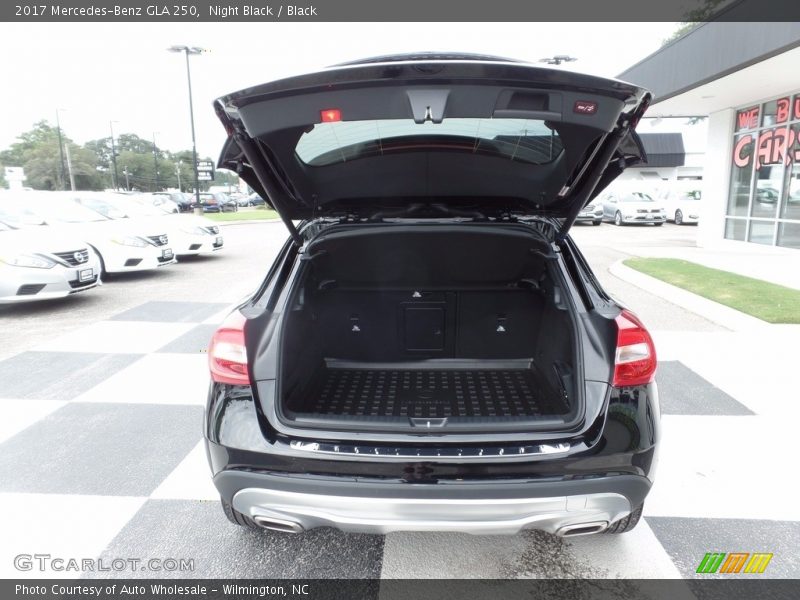 Night Black / Black 2017 Mercedes-Benz GLA 250