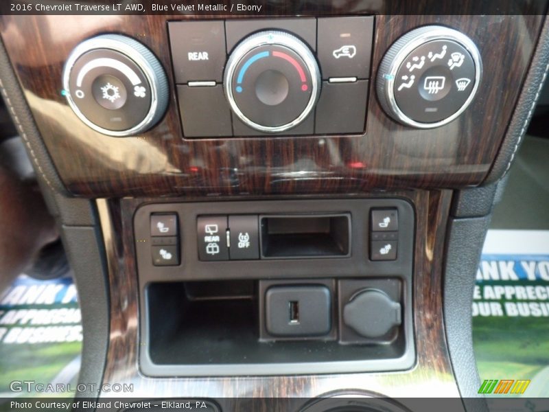 Blue Velvet Metallic / Ebony 2016 Chevrolet Traverse LT AWD