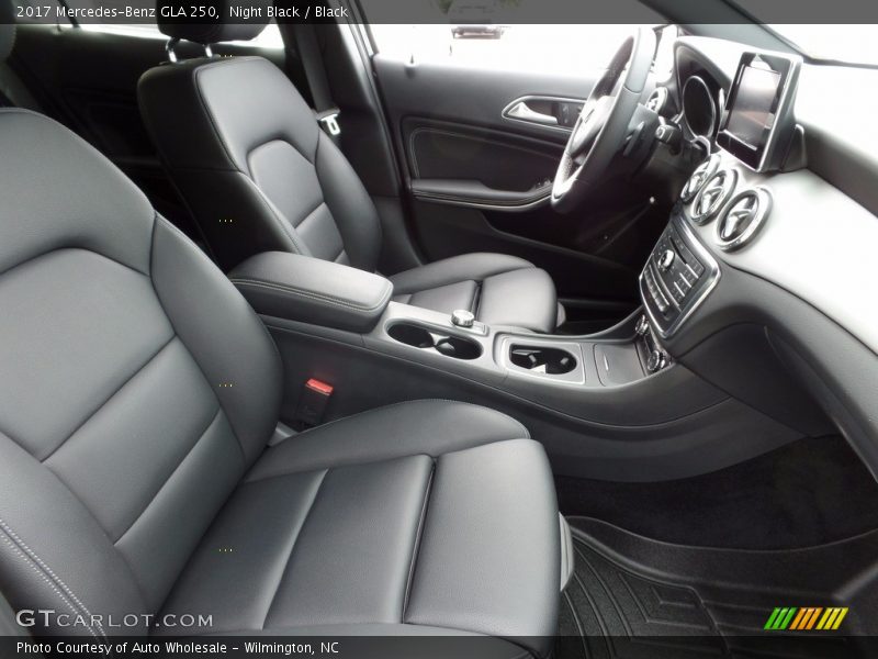 Night Black / Black 2017 Mercedes-Benz GLA 250