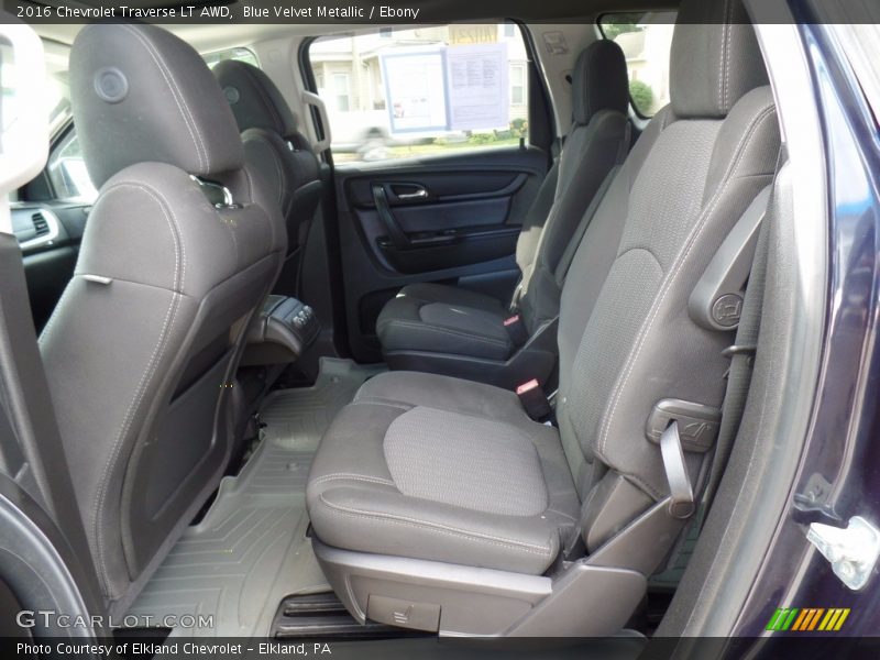 Blue Velvet Metallic / Ebony 2016 Chevrolet Traverse LT AWD