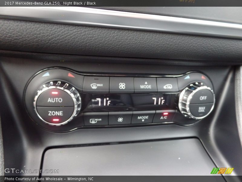 Night Black / Black 2017 Mercedes-Benz GLA 250