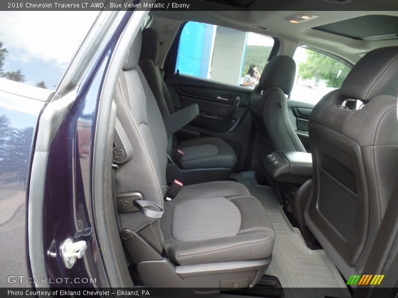 Blue Velvet Metallic / Ebony 2016 Chevrolet Traverse LT AWD