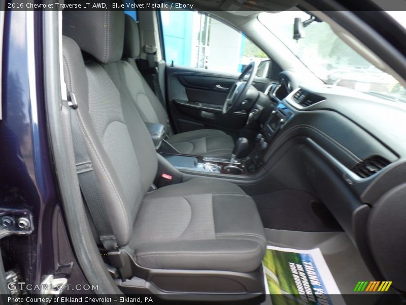 Blue Velvet Metallic / Ebony 2016 Chevrolet Traverse LT AWD