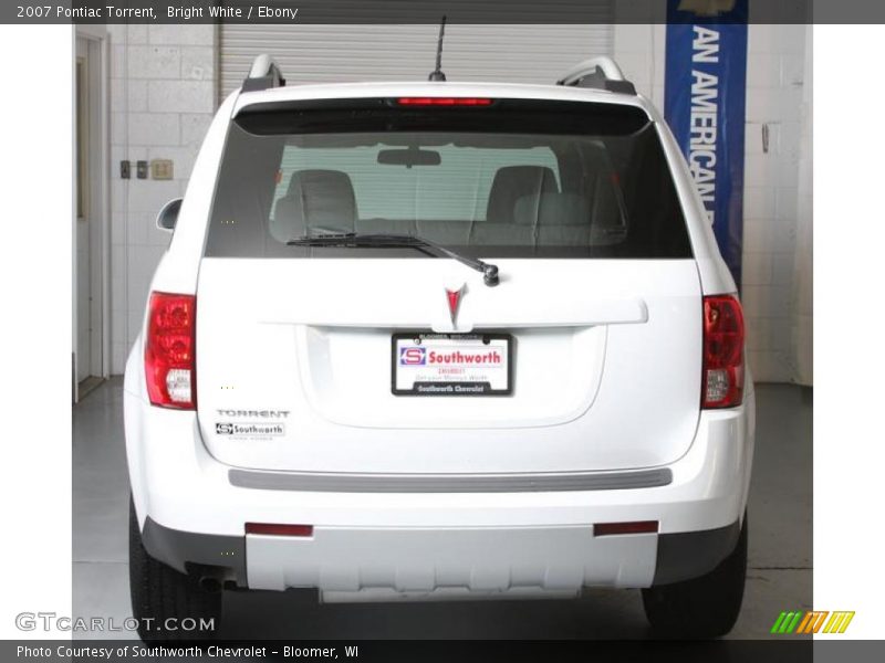 Bright White / Ebony 2007 Pontiac Torrent