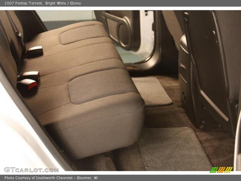 Bright White / Ebony 2007 Pontiac Torrent