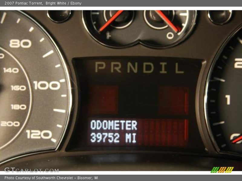 Bright White / Ebony 2007 Pontiac Torrent