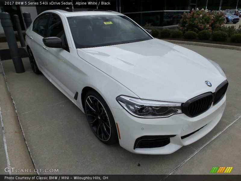 Alpine White / Black 2017 BMW 5 Series 540i xDrive Sedan