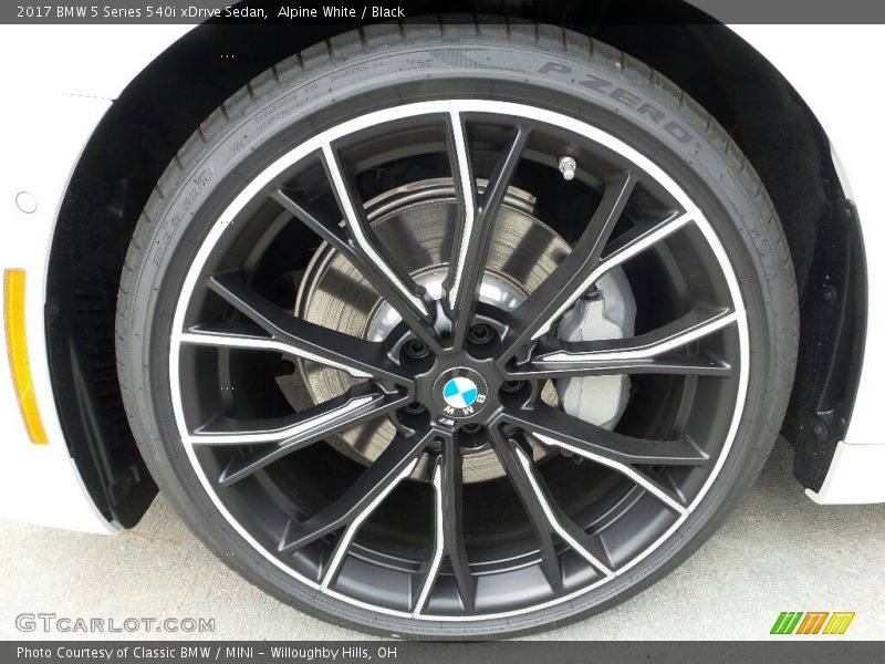 Alpine White / Black 2017 BMW 5 Series 540i xDrive Sedan