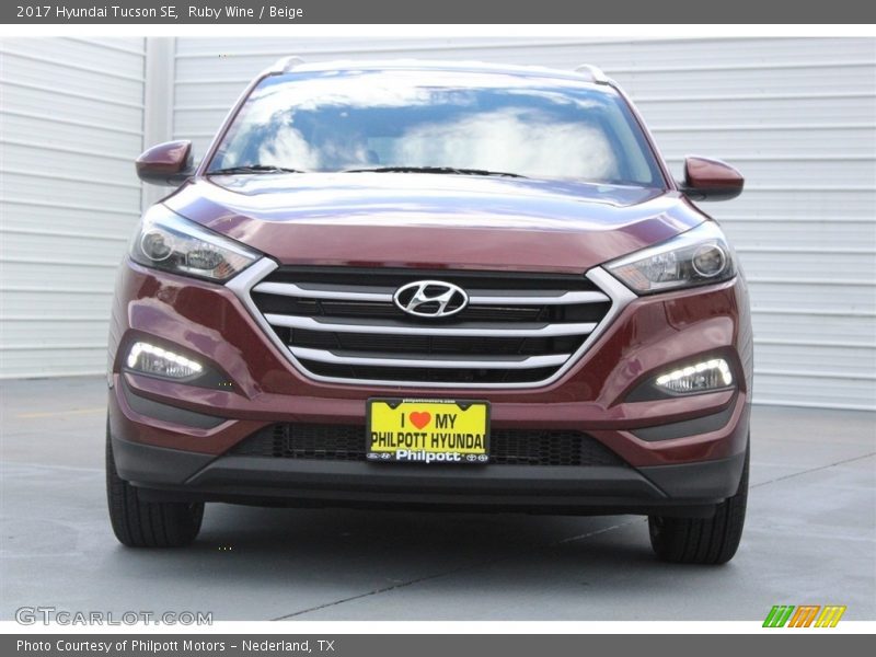Ruby Wine / Beige 2017 Hyundai Tucson SE