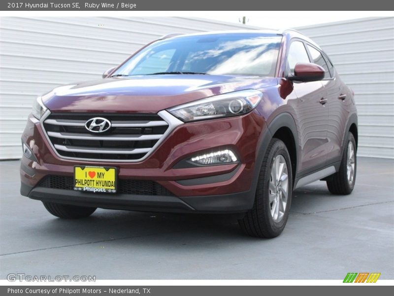 Ruby Wine / Beige 2017 Hyundai Tucson SE