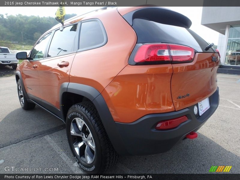 Mango Tango Pearl / Black 2016 Jeep Cherokee Trailhawk 4x4