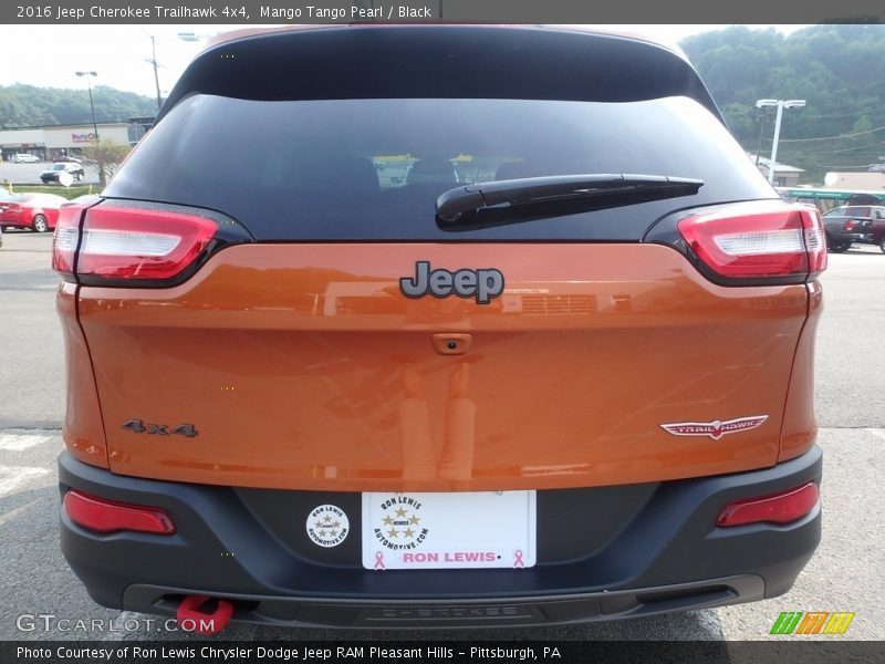 Mango Tango Pearl / Black 2016 Jeep Cherokee Trailhawk 4x4