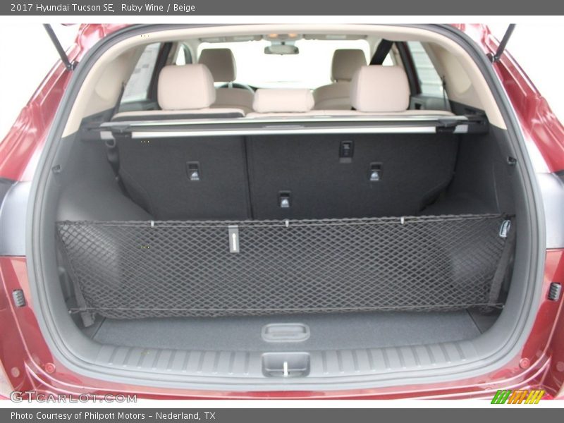 Ruby Wine / Beige 2017 Hyundai Tucson SE