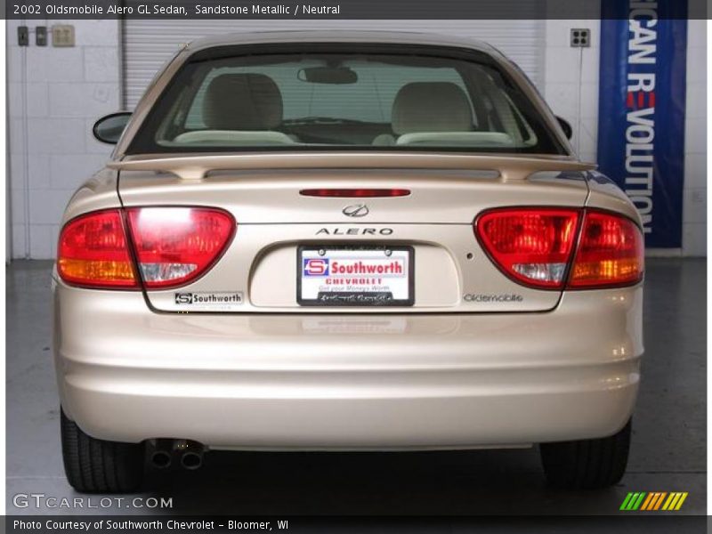 Sandstone Metallic / Neutral 2002 Oldsmobile Alero GL Sedan