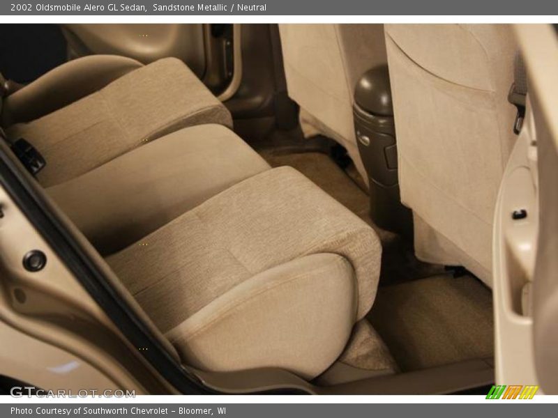 Sandstone Metallic / Neutral 2002 Oldsmobile Alero GL Sedan