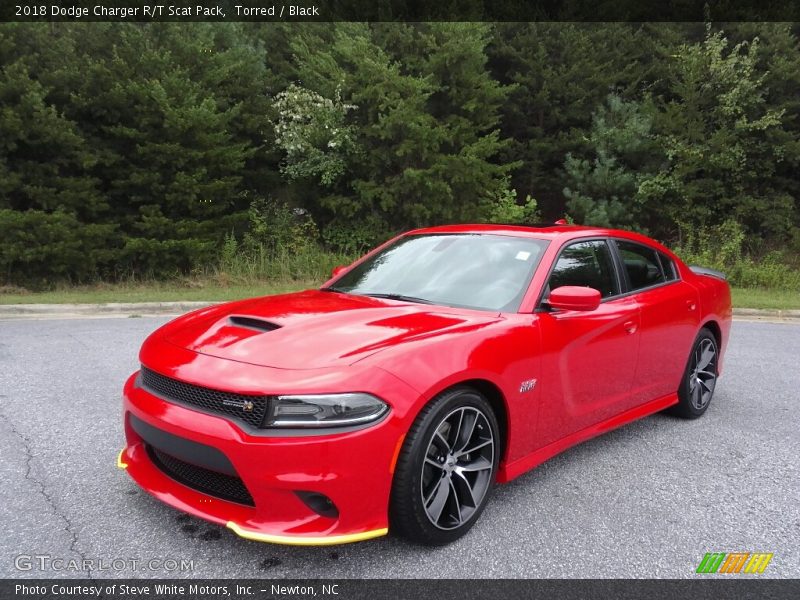 Front 3/4 View of 2018 Charger R/T Scat Pack