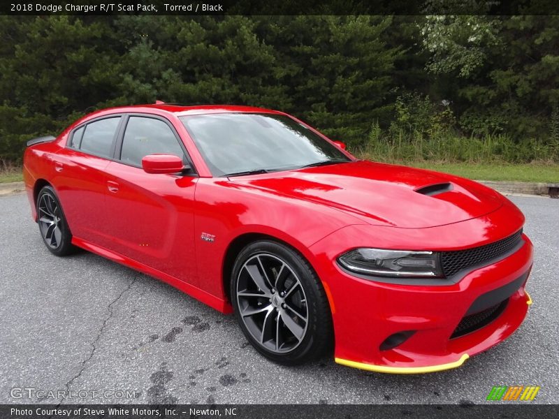 Front 3/4 View of 2018 Charger R/T Scat Pack