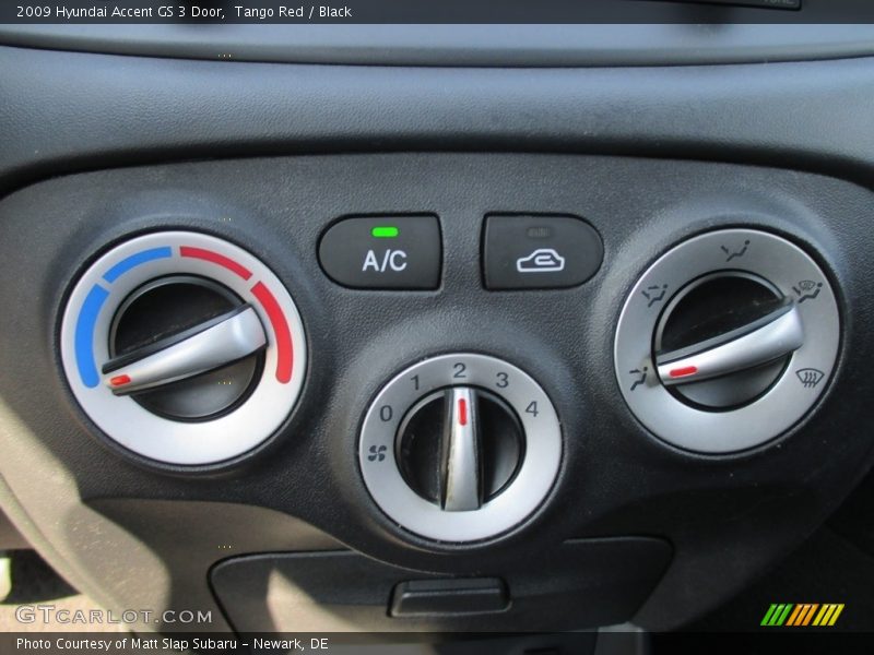 Tango Red / Black 2009 Hyundai Accent GS 3 Door