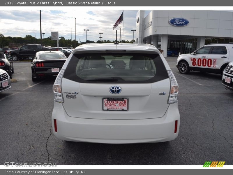 Classic Silver Metallic / Bisque 2013 Toyota Prius v Three Hybrid