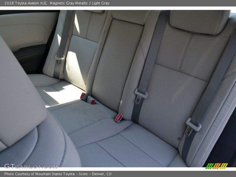 Magnetic Gray Metallic / Light Gray 2018 Toyota Avalon XLE
