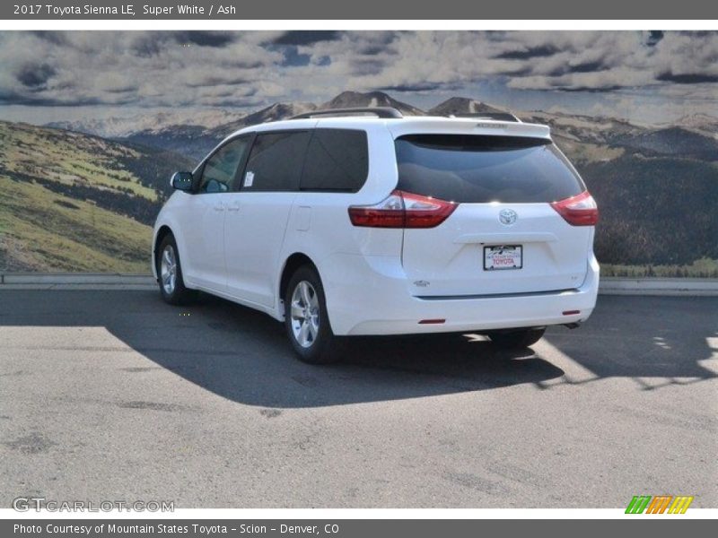 Super White / Ash 2017 Toyota Sienna LE