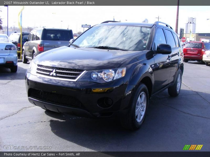 Labrador Black Pearl / Black 2007 Mitsubishi Outlander LS