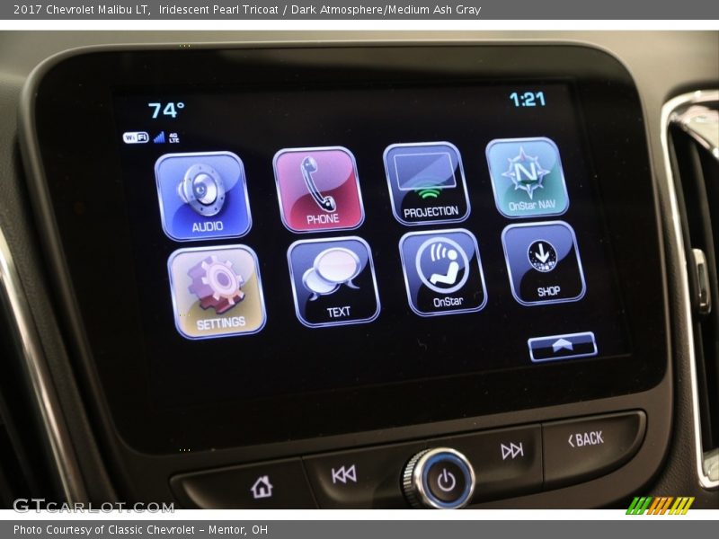 Iridescent Pearl Tricoat / Dark Atmosphere/Medium Ash Gray 2017 Chevrolet Malibu LT