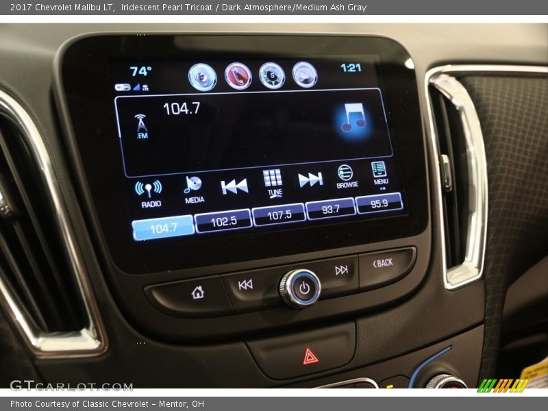 Iridescent Pearl Tricoat / Dark Atmosphere/Medium Ash Gray 2017 Chevrolet Malibu LT