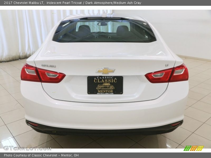 Iridescent Pearl Tricoat / Dark Atmosphere/Medium Ash Gray 2017 Chevrolet Malibu LT