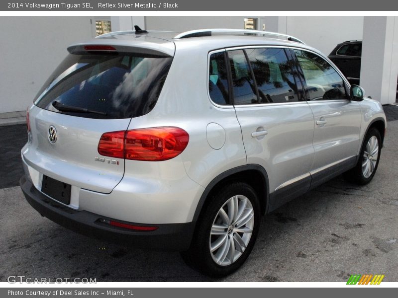 Reflex Silver Metallic / Black 2014 Volkswagen Tiguan SEL
