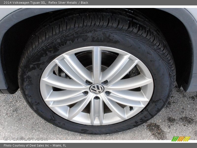 Reflex Silver Metallic / Black 2014 Volkswagen Tiguan SEL