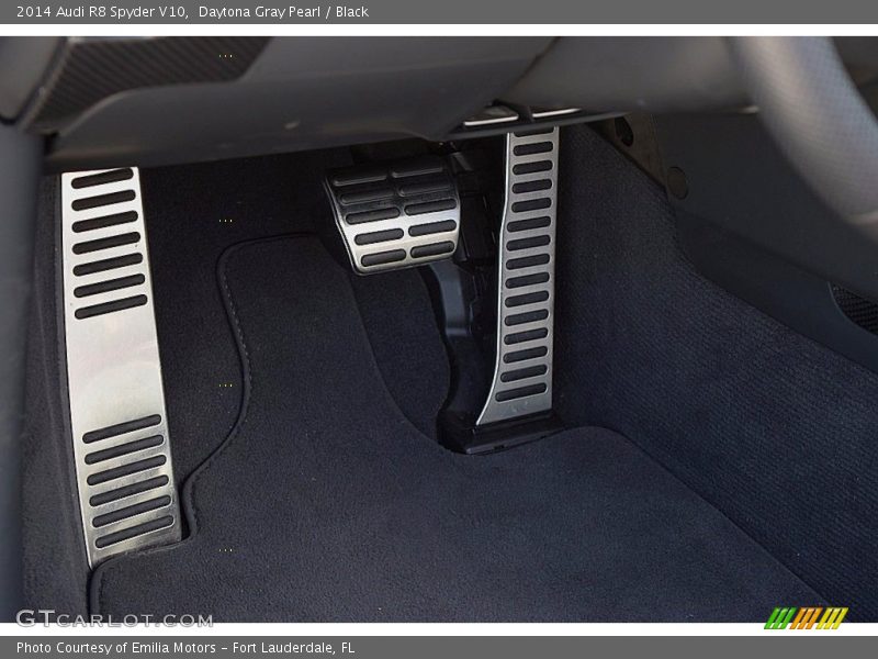 Daytona Gray Pearl / Black 2014 Audi R8 Spyder V10