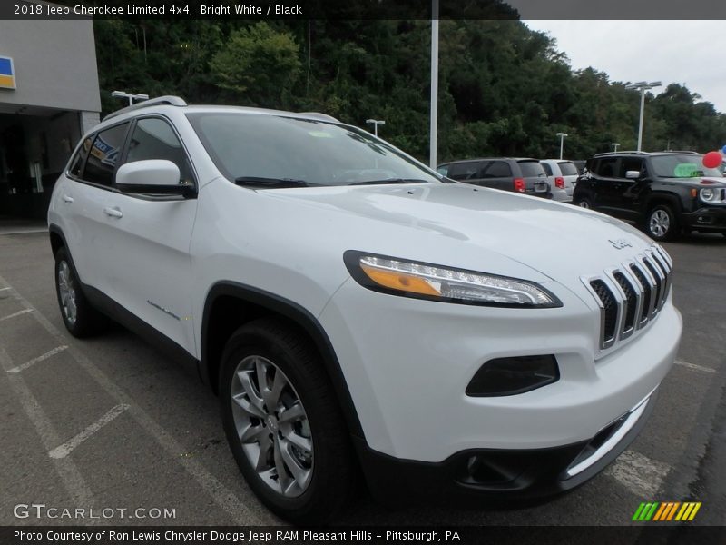 Front 3/4 View of 2018 Cherokee Limited 4x4