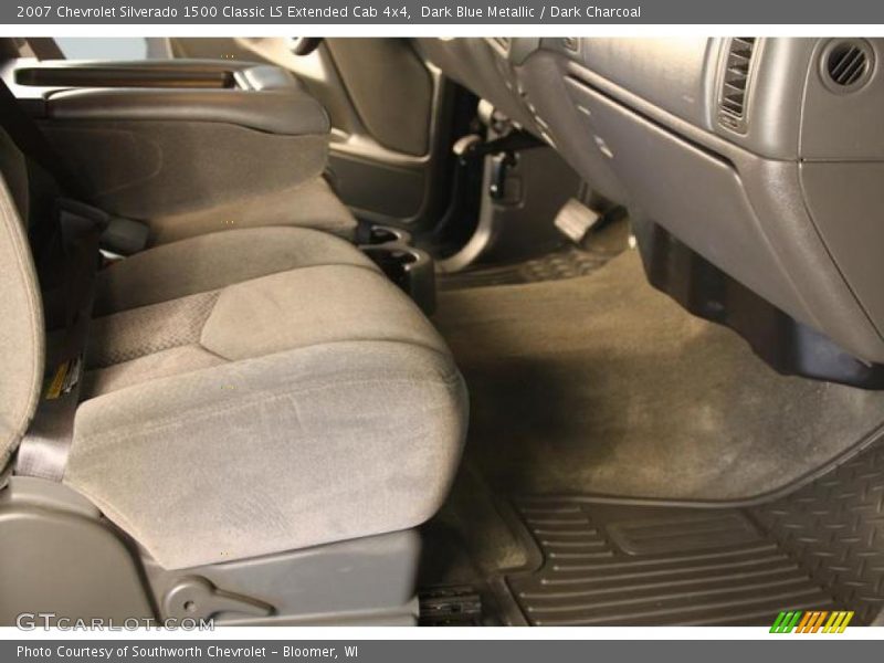 Dark Blue Metallic / Dark Charcoal 2007 Chevrolet Silverado 1500 Classic LS Extended Cab 4x4