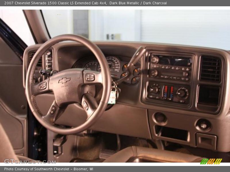 Dark Blue Metallic / Dark Charcoal 2007 Chevrolet Silverado 1500 Classic LS Extended Cab 4x4