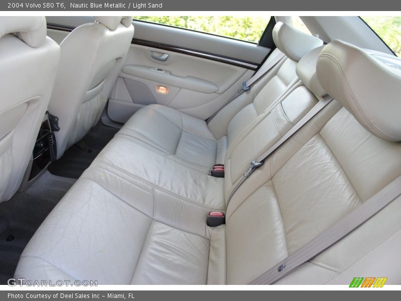 Nautic Blue Metallic / Light Sand 2004 Volvo S80 T6