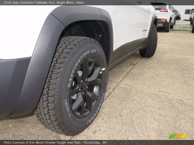 Bright White / Black 2018 Jeep Cherokee Trailhawk 4x4