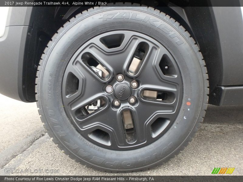 Alpine White / Black 2017 Jeep Renegade Trailhawk 4x4