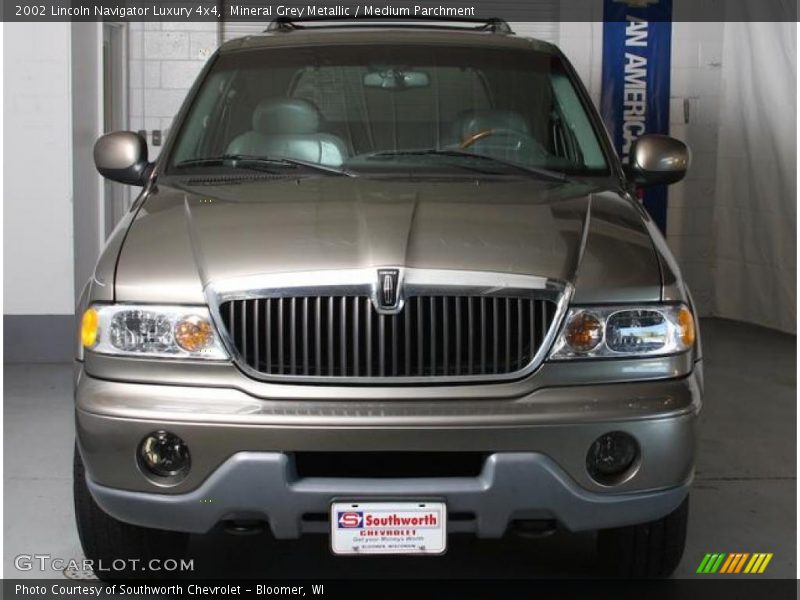 Mineral Grey Metallic / Medium Parchment 2002 Lincoln Navigator Luxury 4x4
