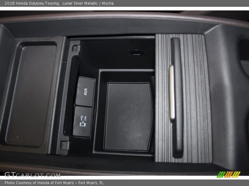 Lunar Silver Metallic / Mocha 2018 Honda Odyssey Touring