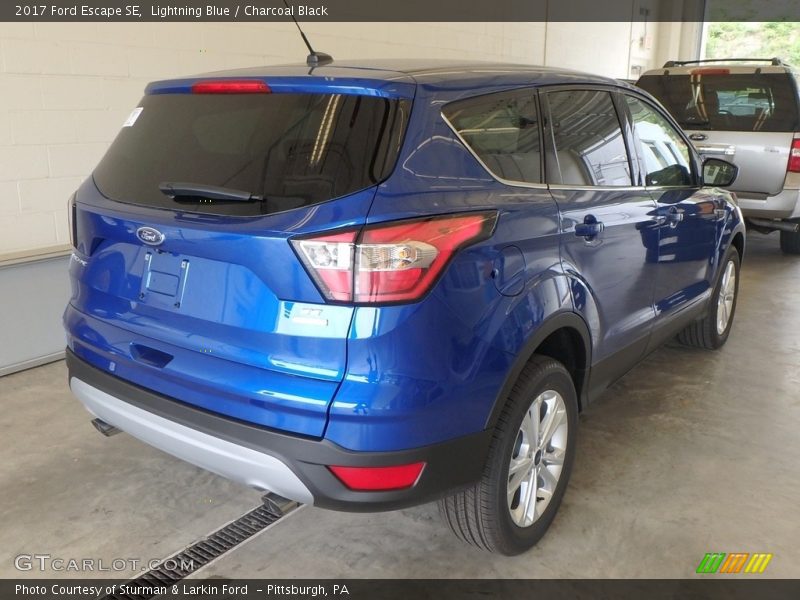 Lightning Blue / Charcoal Black 2017 Ford Escape SE