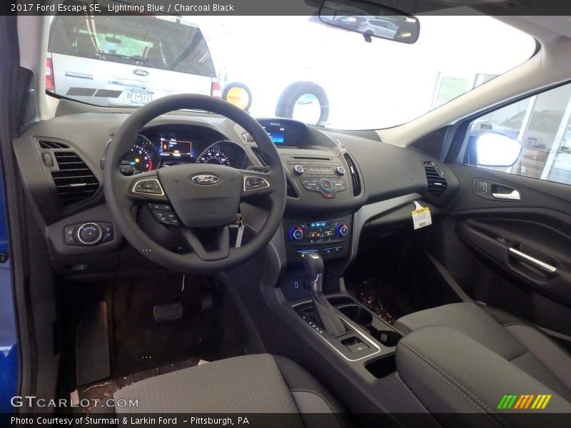 Lightning Blue / Charcoal Black 2017 Ford Escape SE