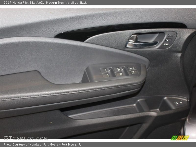 Modern Steel Metallic / Black 2017 Honda Pilot Elite AWD