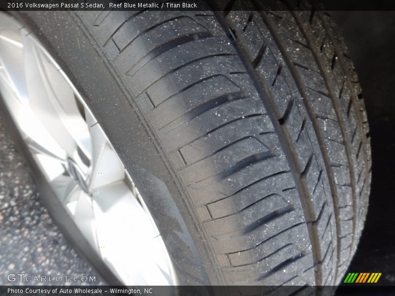 Reef Blue Metallic / Titan Black 2016 Volkswagen Passat S Sedan