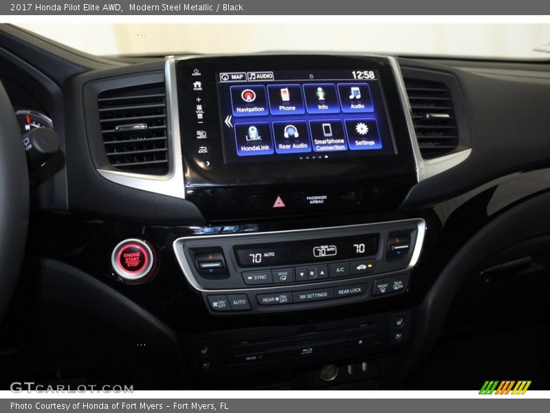 Modern Steel Metallic / Black 2017 Honda Pilot Elite AWD